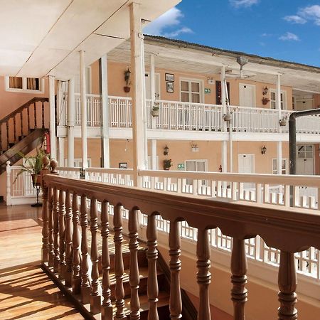 Hotel Europa Alausí エクステリア 写真