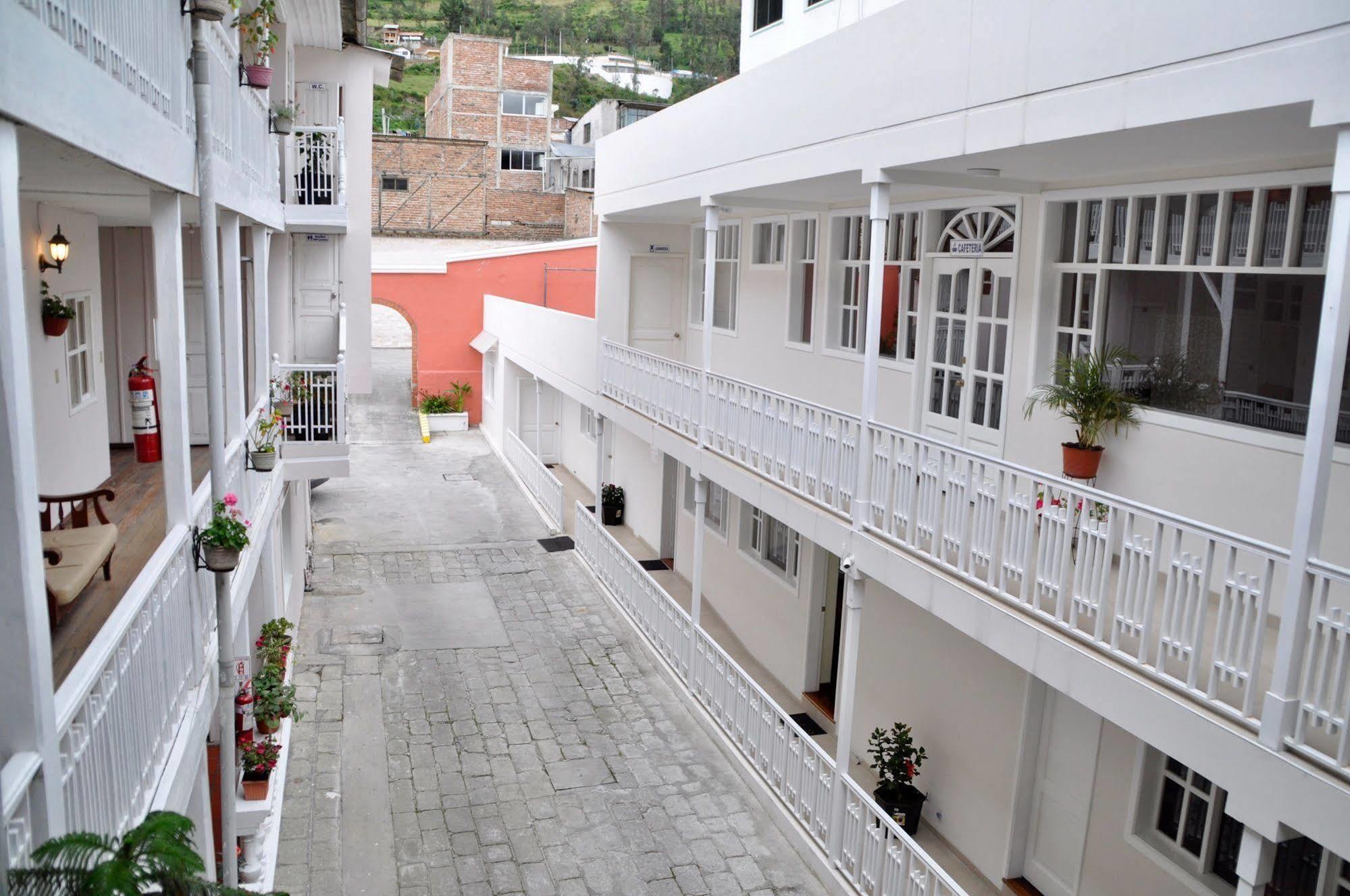 Hotel Europa Alausí エクステリア 写真